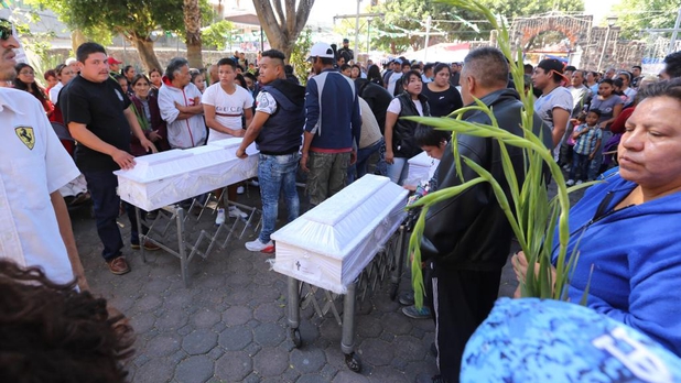 Con música y misa, despiden a niños que murieron en incendio en Iztapalapa
 