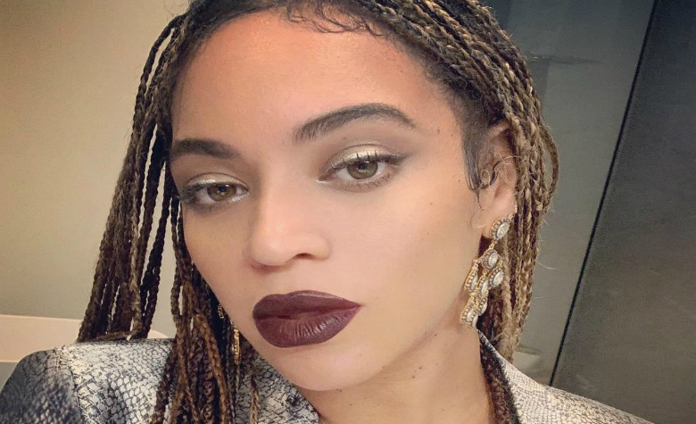 Demandan a portal de Beyoncé por no dar acceso a invidentes
