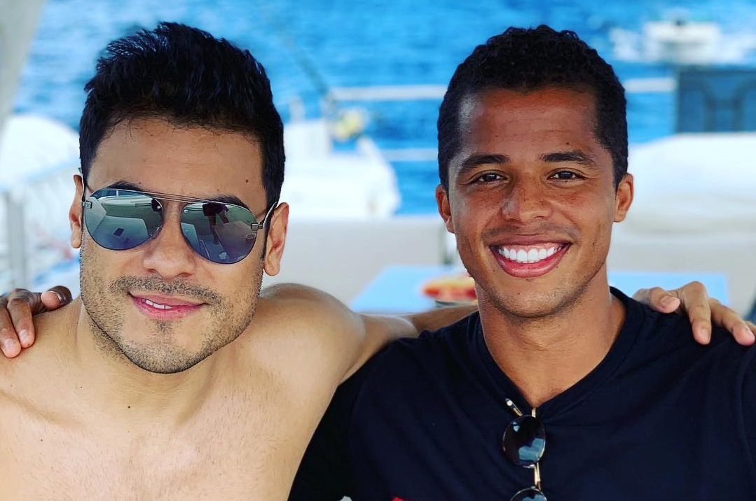 Vacacionan juntos Carlos Rivera y Giovani Dos Santos