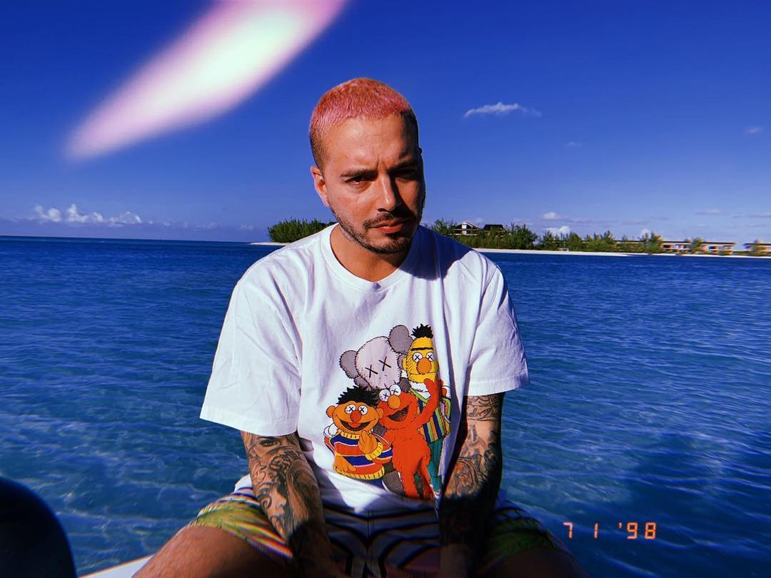 Se convierte J Balvin en 'El Chavo del 8'