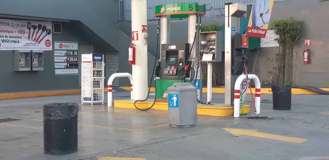 Permanecen cerradas algunas gasolineras por falta de combustible 