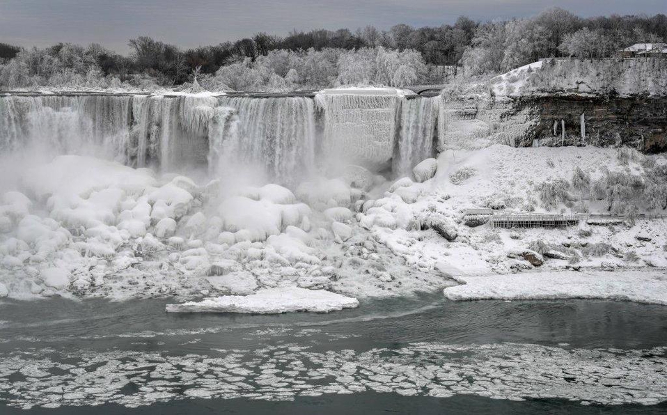 Las cataratas del Niágara se congelan por fuertes heladas
