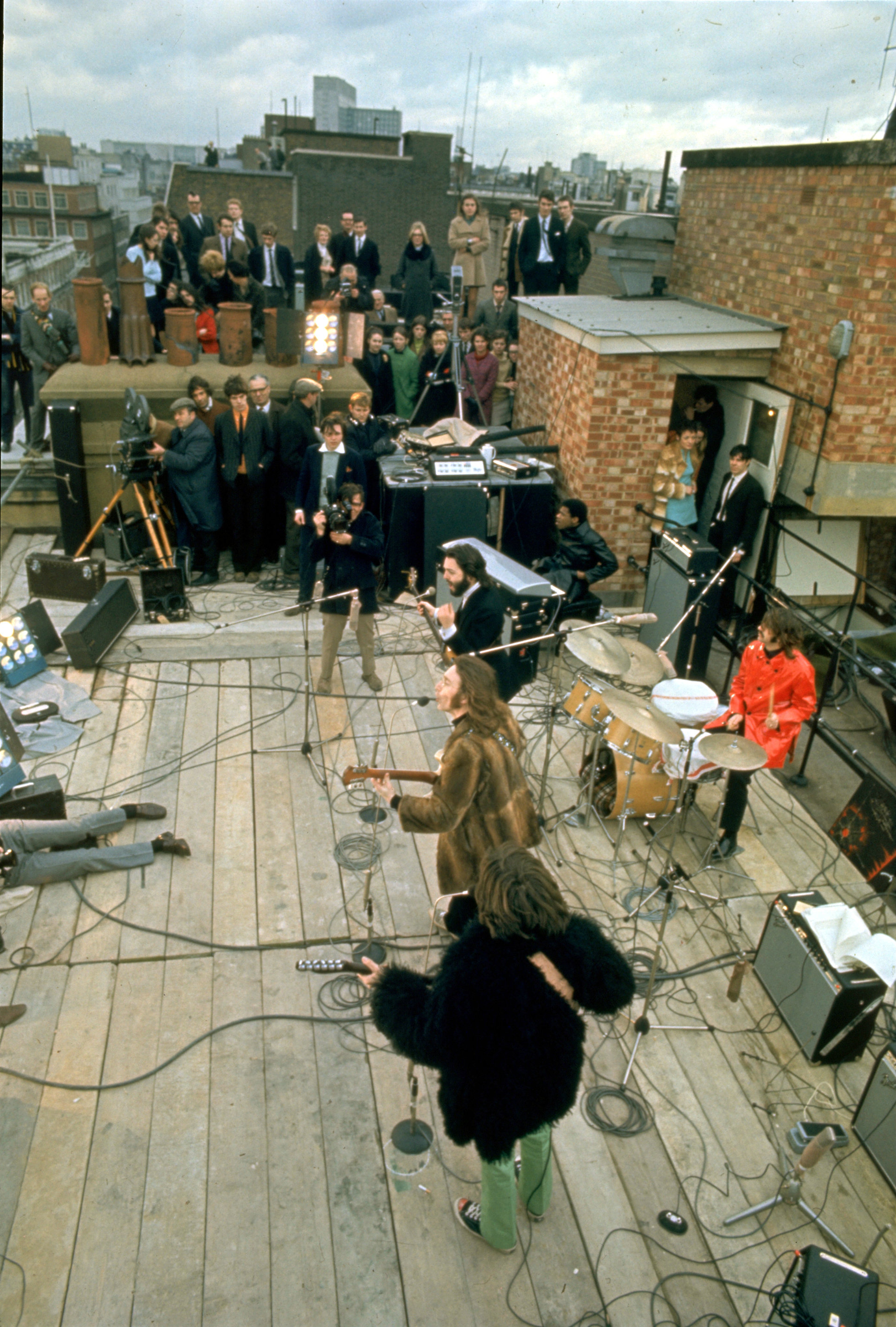 ¡The Beatles grabó hace 50 años su famoso concierto en la azotea!