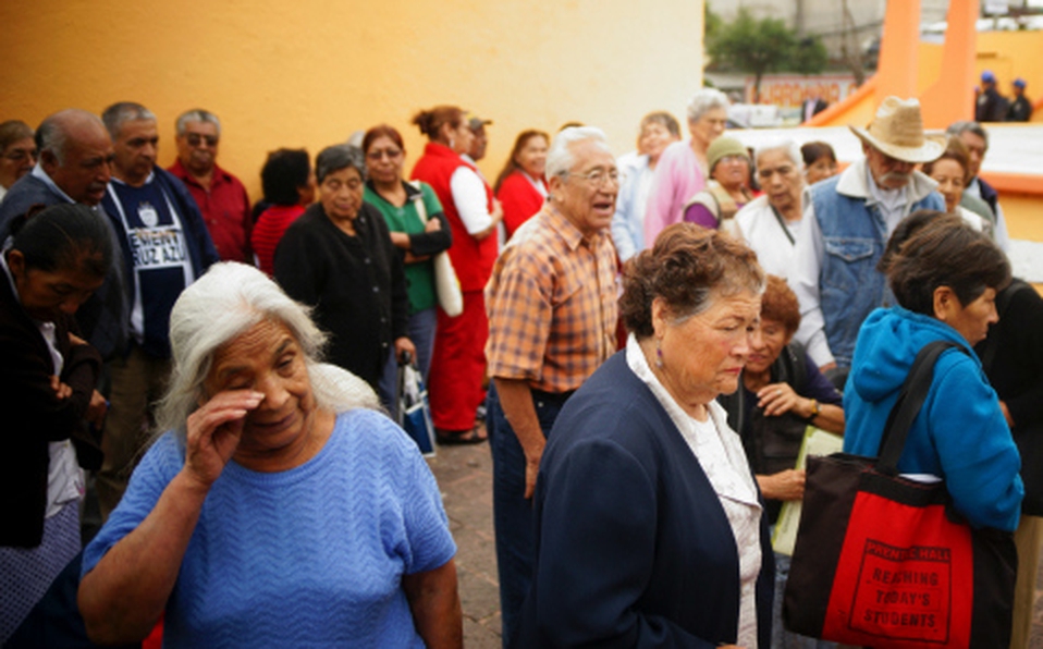 Alertan de fraude en pensión alimentaria para adultos mayores en CDMX