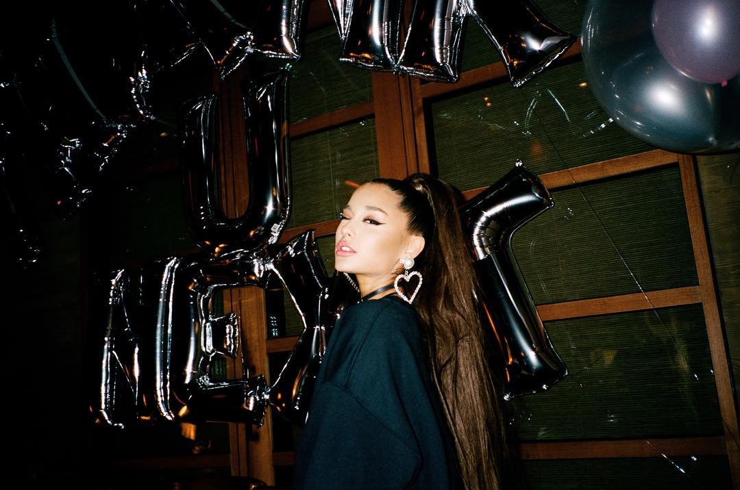 Este es el vestido que iba a usar Ariana Grande en el Grammy
