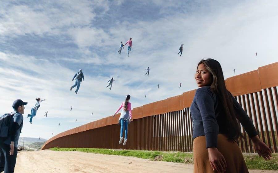 Telediario Media Cuarón dirige sesión de fotos con Yalitza en Tijuana