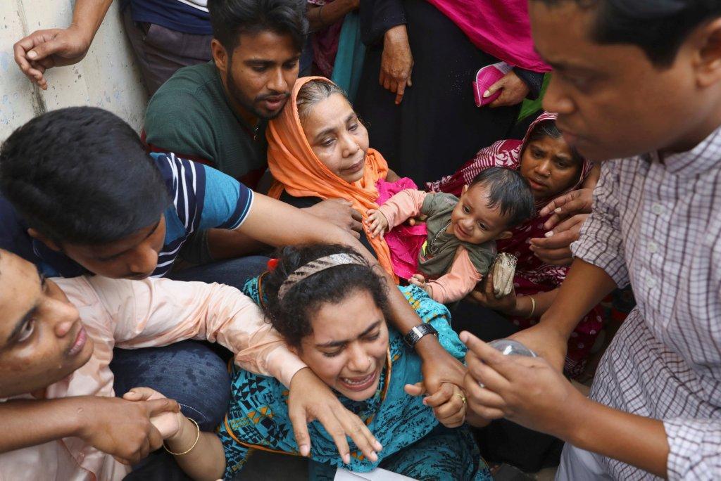 Incendio en Bangladesh deja 81 muertos y 50 heridos