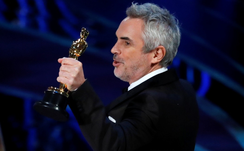 ¡El primero de la noche! Mejor fotografía para Alfonso Cuarón