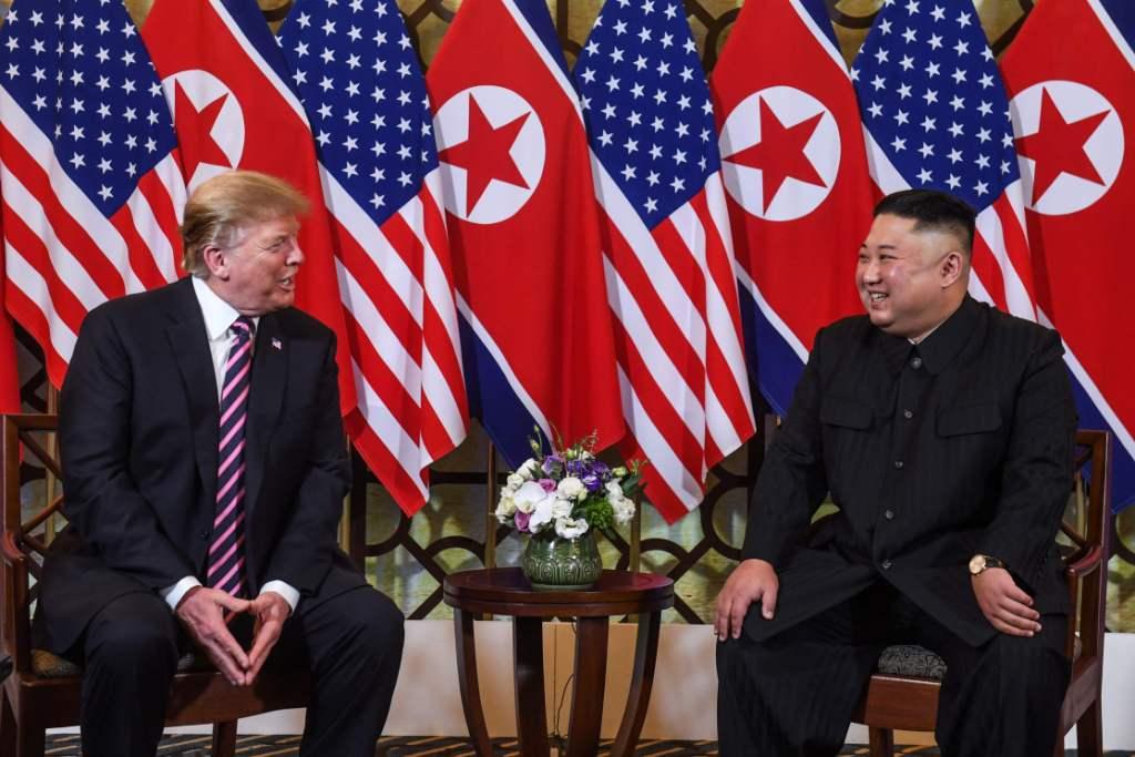 Inician Trump y Kim Jong-Un segundo encuentro en Vietnam