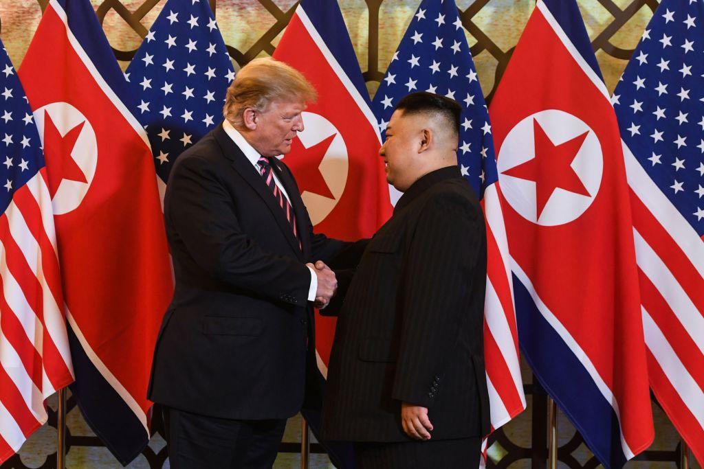 Inician Trump y Kim Jong-Un segundo encuentro en Vietnam