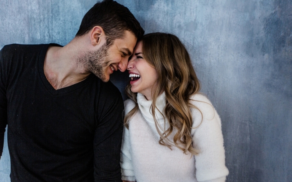 El sentido del humor es fundamental para que tu relación sea duradera: lo dice la ciencia
