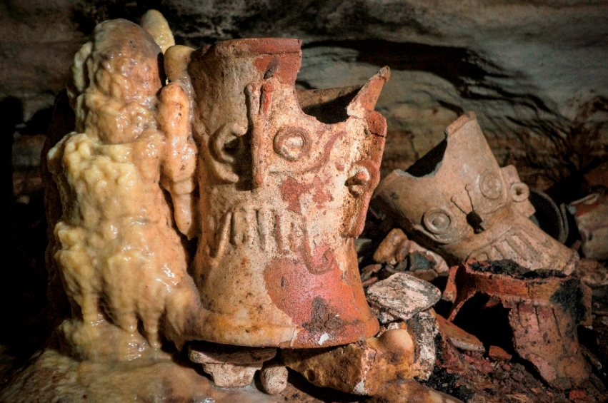 Hallan 'tesoro' casi intacto desde hace mil años en Chichén Itzá