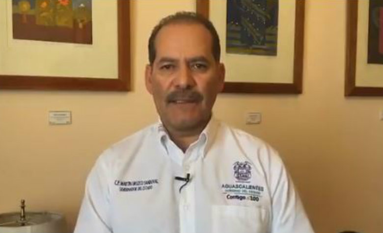 Gobernador de Aguascalientes evita evento de AMLO para no ser abucheado y lo abuchean