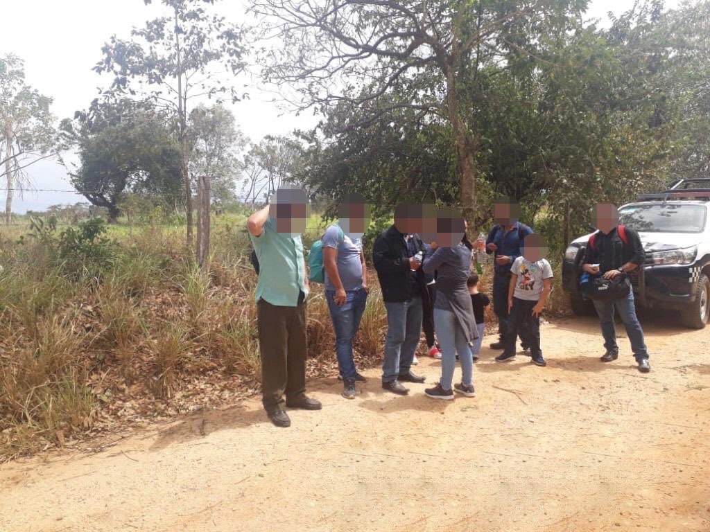 Telediario Media Rescatan a 10 migrantes salvadoreños en Veracruz Telediario Media Rescatan a 10 migrantes salvadoreños en Veracruz
