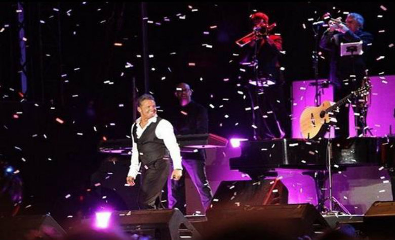 Golpea Luis Miguel a técnico y público lo abuchea