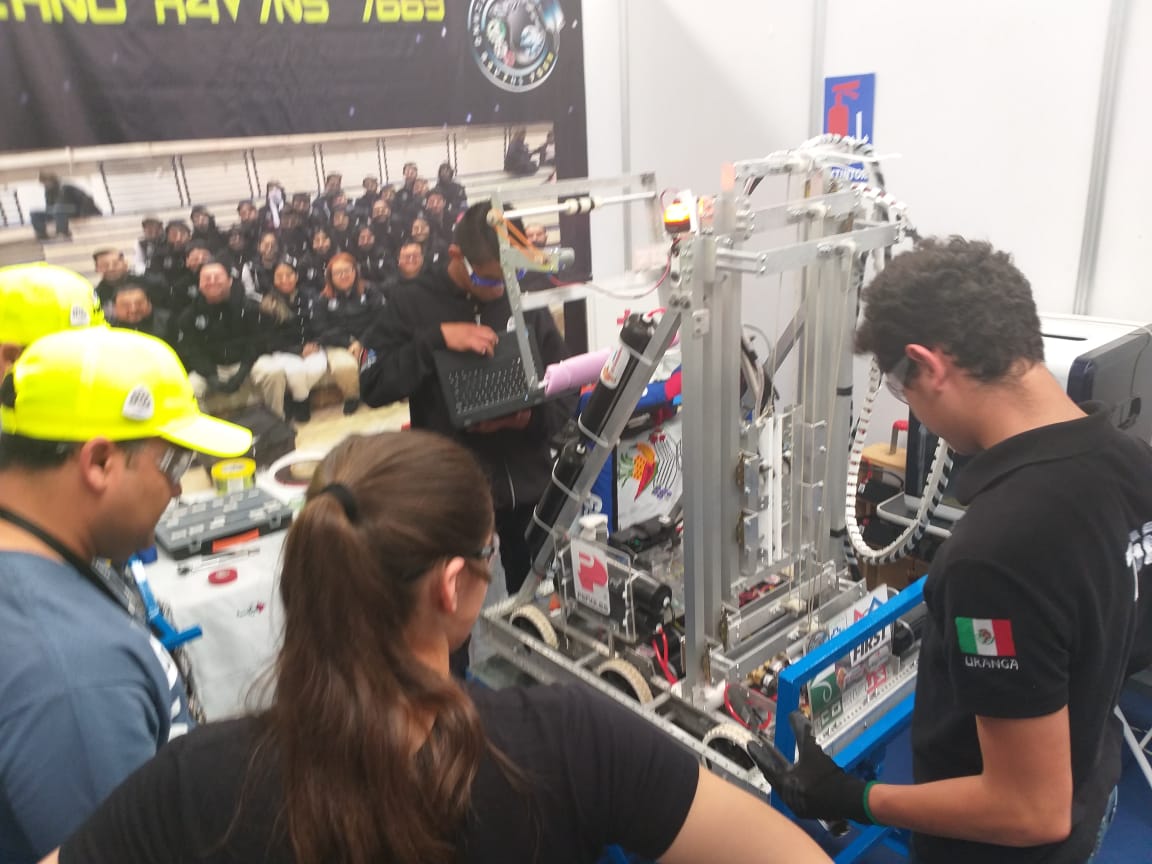 Peñoles patrocina a más de la mitad de los equipos en FIRST 2019