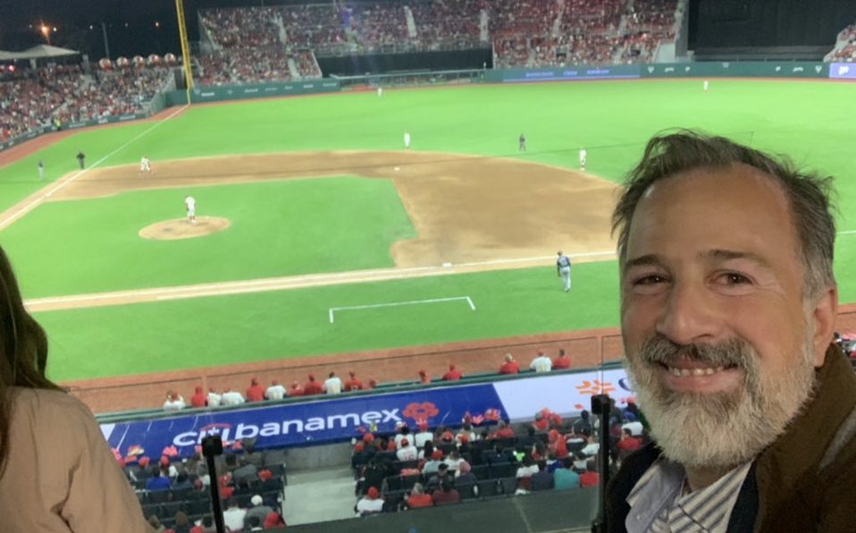 Meade 'presume' foto desde la nueva casa de los Diablos Rojos del México