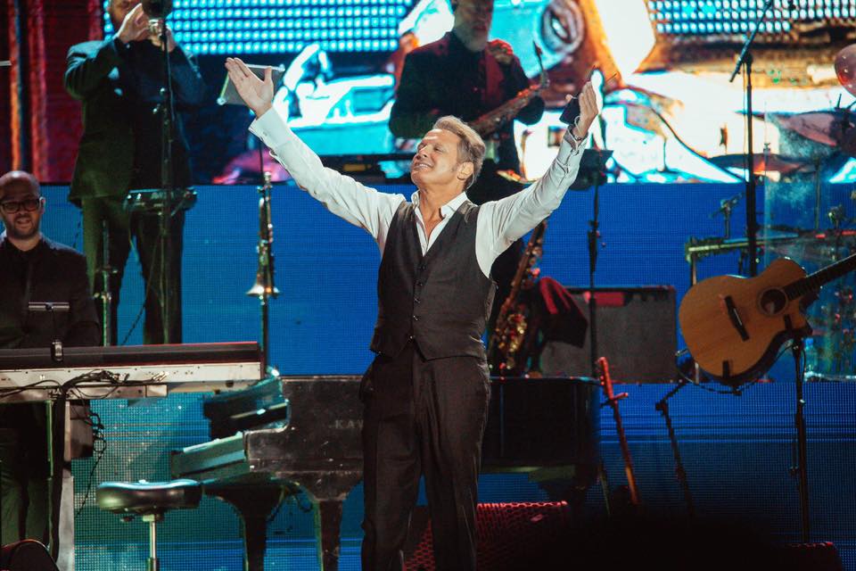 Pagaría Luis Miguel suma millonaria por 'microfonazo'