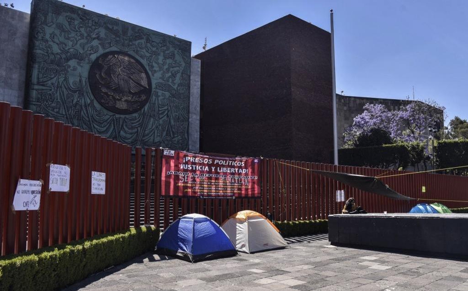 Termina reunión SEP-CNTE; negociación sigue abierta: maestros