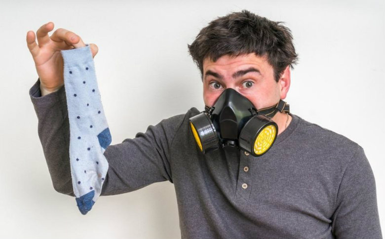 Telediario Media Hospitalizan a un hombre por oler sus calcetines sucios