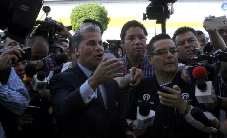 Alejandro Rojas pide retirar candidatura de Barbosa en Puebla