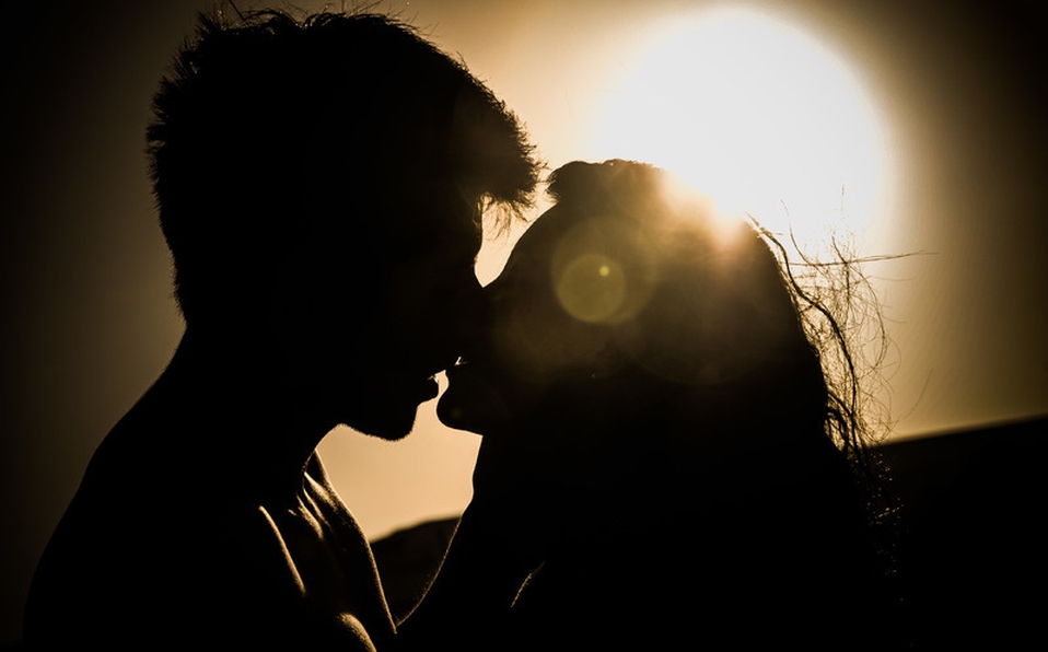 Por qué el Día Internacional del Beso es el 13 de abril
