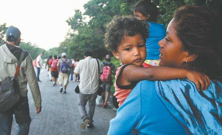 Niño migrante de tres años es encontrado caminando solo en Texas