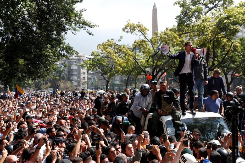 MINUTO A MINUTO: Guaidó lidera la marcha opositora de Venezuela 
