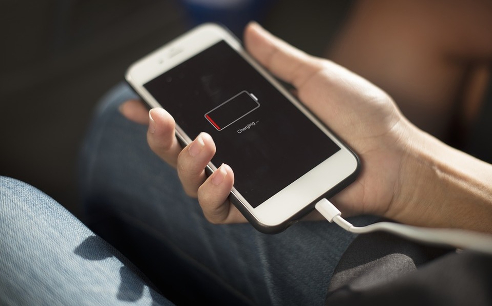 Si cargas tu celular de esta forma puede ser malo para la batería