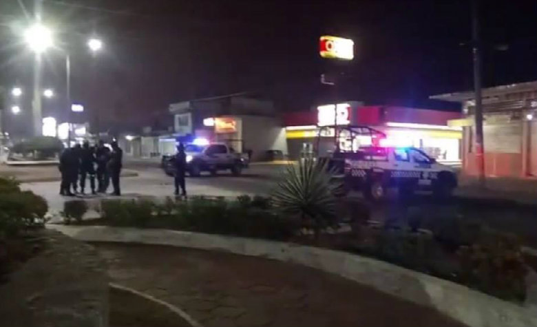 Civiles armados y policías se enfrentan en Minatitlán