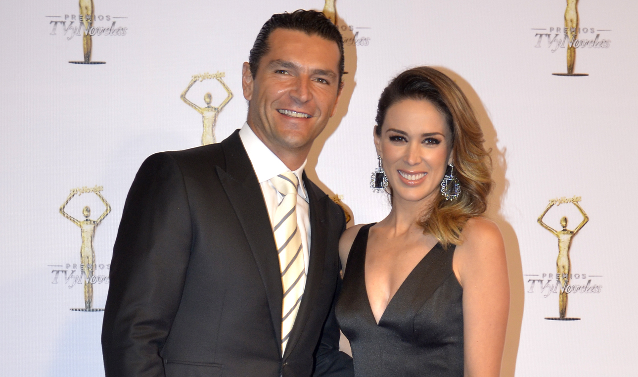 Ya se cerró la fábrica esposo de Jacqueline Bracamontes Telediario México Ya se cerró la fábrica esposo de Jacqueline Bracamontes Telediario México