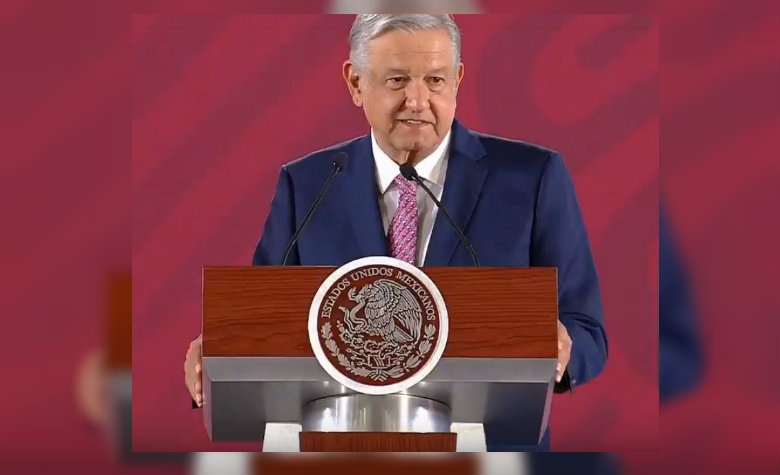 Felicita AMLO a las madres de México