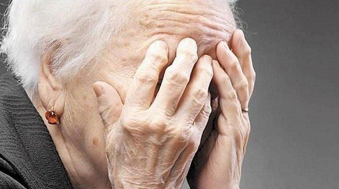 Golpea a su madre y le quita el dinero de su jubilación en ataques de ira