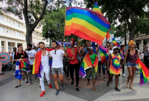Policía frena marcha gay en Cuba y varios son detenidos