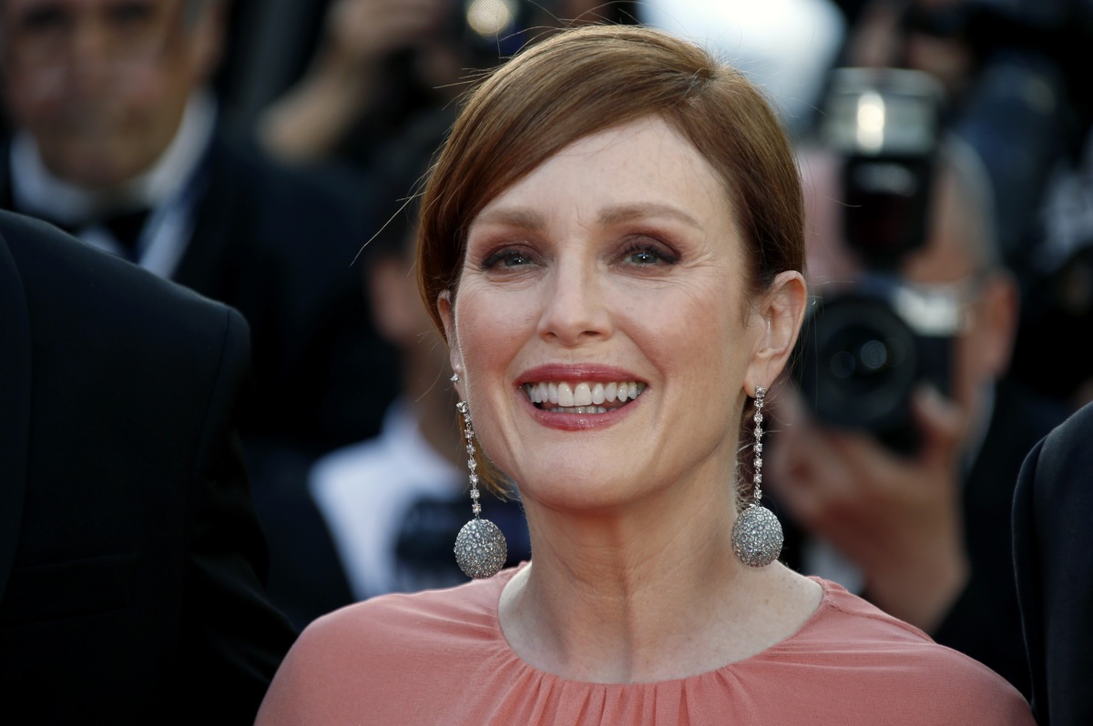 Pone Julianne Moore rostro a héroes anónimos