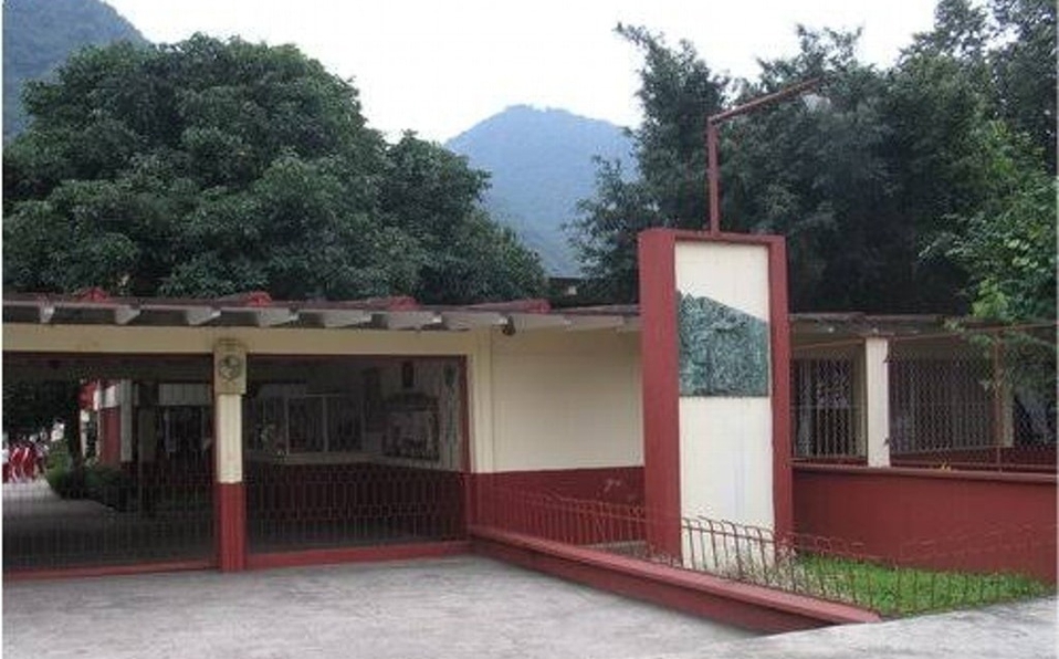 Muere niño de 12 años por infarto en secundaria