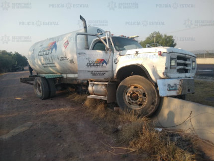 Detienen a hombre por transportar combustible ilegalmente