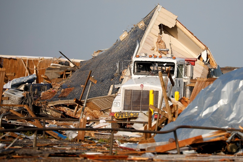 Dos muertos y varios desaparecidos por tornado en Oklahoma