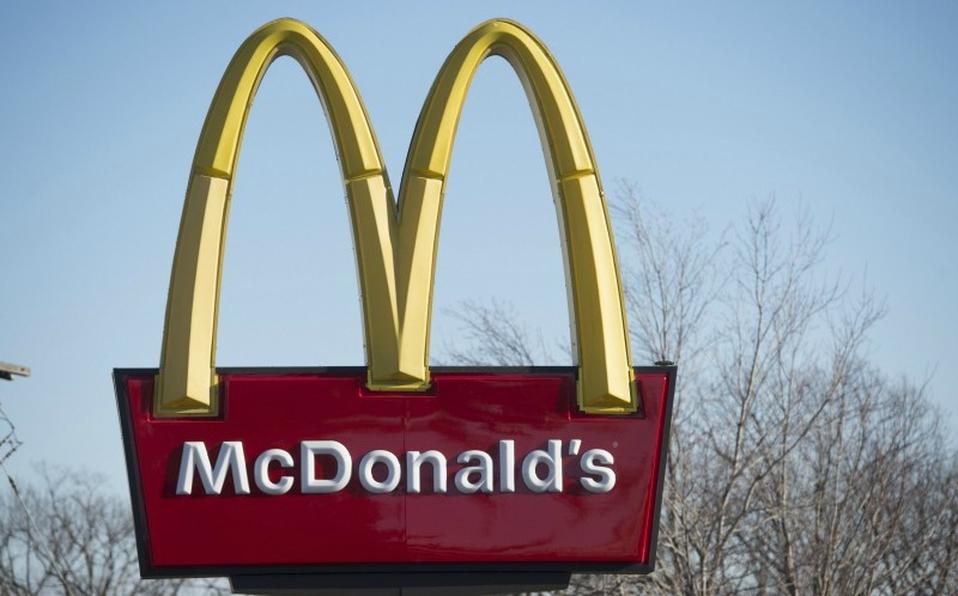 Da a luz en un McDonald's y pide una hamburguesa para celebrar