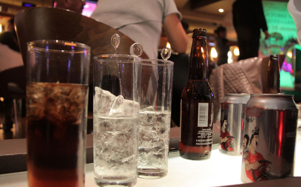 Mueren 12 personas por consumir un licor en mal estado