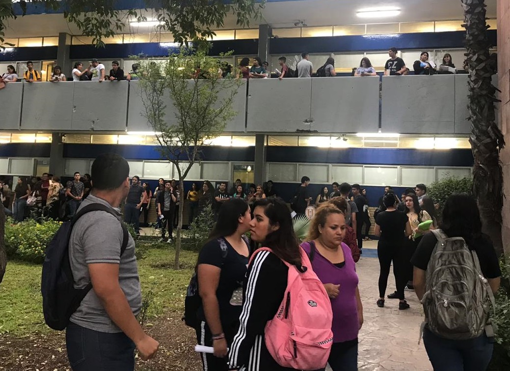 Hackean a Luis Miguel; publican irónicos mensajes
