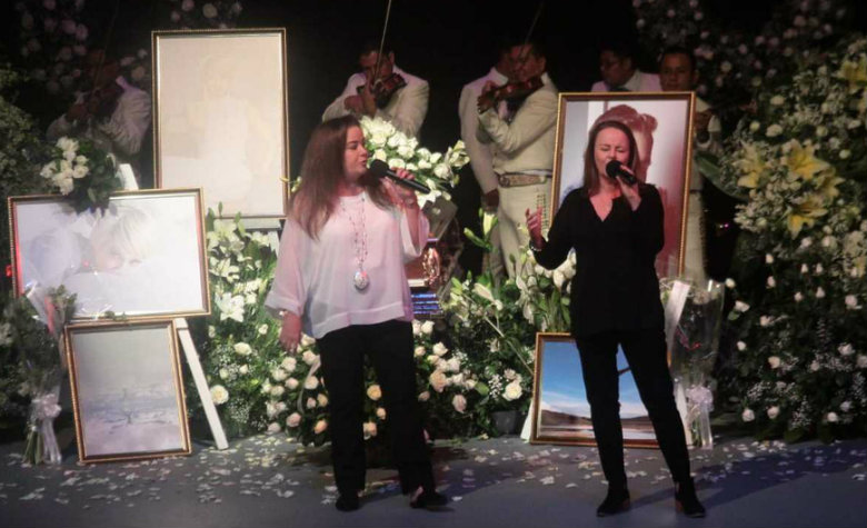 Edith González es despedida con mariachi