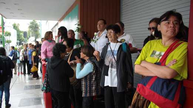 Familia y amigos dan último adiós a Edith González