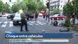 MX.-Autos chocan en la avenida Álvaro Obregón en la colonia Roma