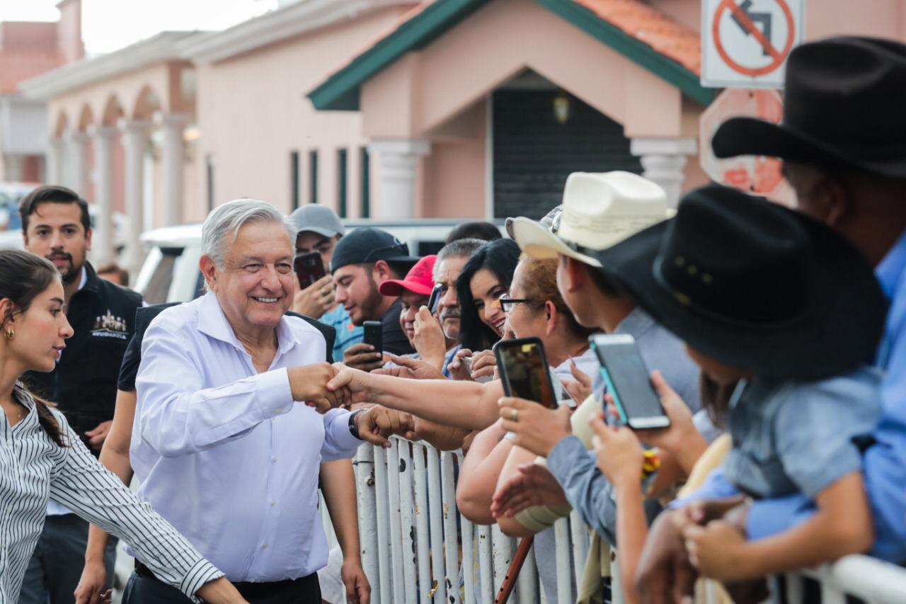 Reciben a AMLO con el tema “Me canso ganso” en Chihuahua