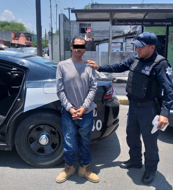 Detienen a un hombre por conducir un carro con reporte de robo ...
