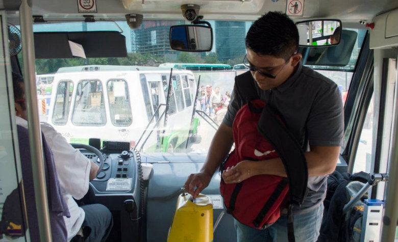 Microbuses tendrán GPS y botones de pánico en CDMX
