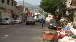 Titularia noticia vecinos reportan que el camión de la basura no quiere llevarse los desechos. 