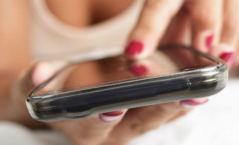 'Sexting' causa problemas psicológicos a adolescentes: estudio