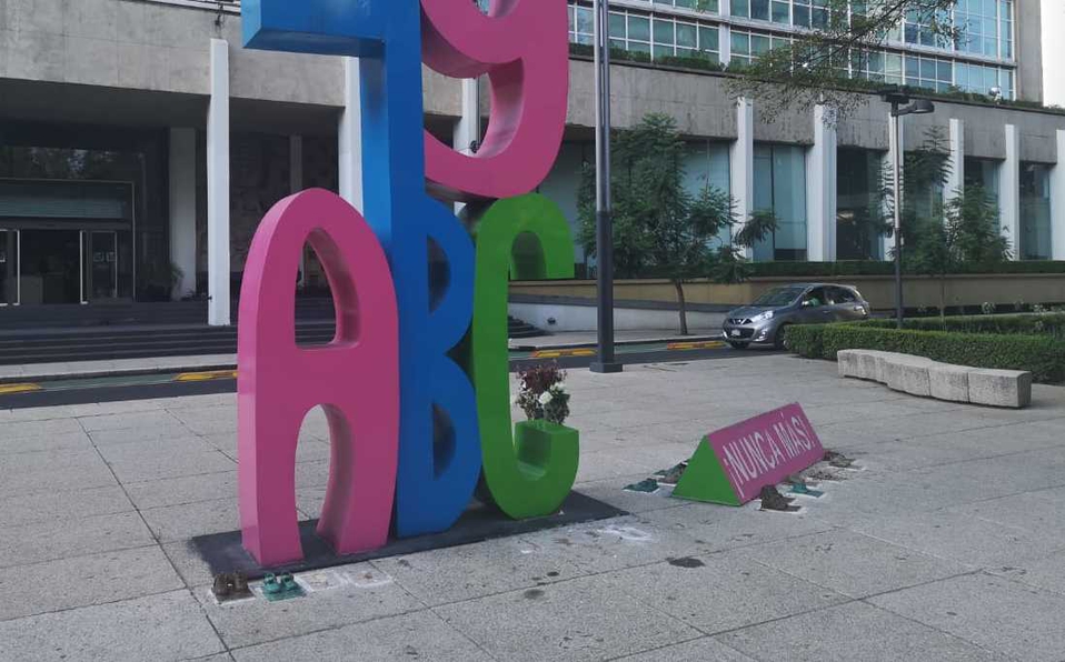 Sheinbaum legislará instalación de antimonumentos en CDMX
